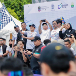 Wakil Gubernur Aceh, Fadhlullah, melepas peserta Friendship Run UAE–Indonesia 2025 di halaman Museum Tsunami Aceh, Minggu (26/10/2025).