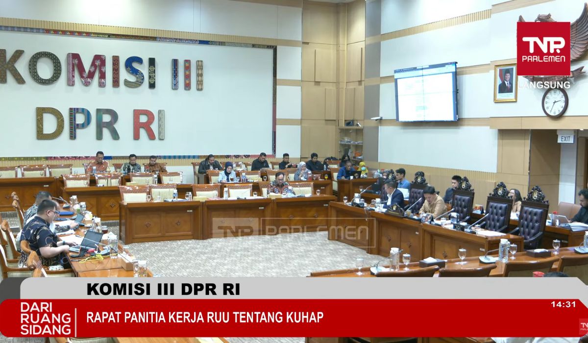 Suasana rapat panitia kerja PANJA RUU KUHAP Kamis 13112025 Foto Tangkapan layar YouTube TVRPARLEMEN