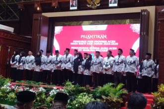 Pengurus Persatuan Guru Republik Indonesia (PGRI) Provinsi Aceh masa bakti 2025–2030 resmi dilantik oleh Ketua Umum PGRI Pusat, Prof. Dr. Unifah Rosyidi di Anjong Mon Mata, Banda Aceh, Selasa (4/11/2025). (Foto: Dok. Humas PGRI Aceh).