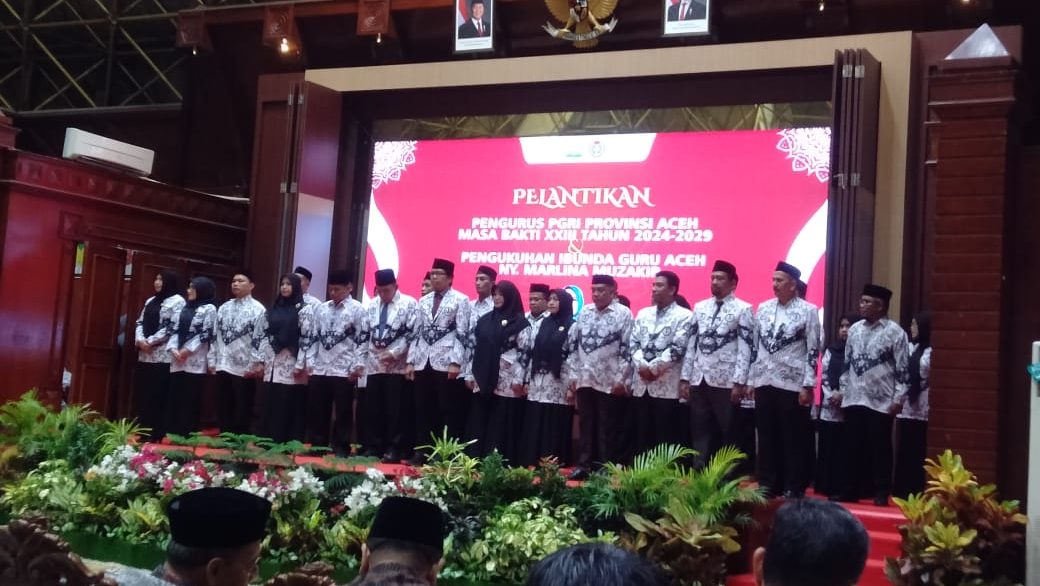 Pengurus Persatuan Guru Republik Indonesia PGRI Provinsi Aceh masa bakti 20252030 resmi dilantik oleh Ketua Umum PGRI Pusat Prof Dr Unifah Rosyidi di Anjong Mon Mata Banda Aceh Selasa 4112025 Foto Dok Humas PGRI Aceh