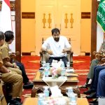 Gubernur Aceh, Muzakir Manaf, tengah berbicara saat menerima kunjungan calon investor dari Blackstone Malaysia di Meuligoe Gubernur Aceh, Selasa (4/11/2025). (Foto: Dok. Humas Pemerintah Aceh).