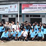 Wakil Gubernur Aceh, Fadhlullah, Bersama jajaran serta pengelola dan petugas dapur MBG SPPG Seunuddon Yayasan Geurudong Masa Depan di Gampong Matang Karieng, Kecamatan Seunuddon, Aceh Utara, Jumat (7/11/2025). (Foto: Dok. Humas Pemerintah Aceh).