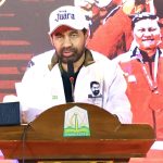 Gubernur Aceh, Muzakir Manaf atau yang akrab disapa Mualem, saat berpidato pada Malam Penganugerahan Penghargaan Olahraga bagi atlet dan pelatih Aceh peraih medali PON XXI/2024 dan Peparnas XVII/2024, di Anjong Mon Mata, Kompleks Meuligoe Gubernur Aceh, Jumat (14/11/2025). (Foto: Dok. Humas Pemerintah Aceh).